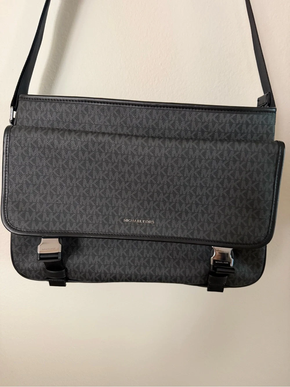 Michael Kors Men's Gray/Black Signature Messenger Bag
